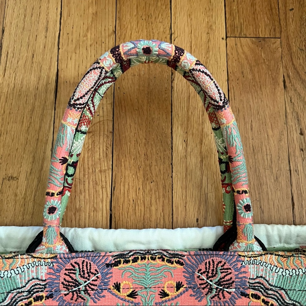 CHRISTIAN DIOR LARGE BOOK TOTE MULTICOLOR CANVAS EMBROIDED IN LIGHTS - Picture 9 of 14